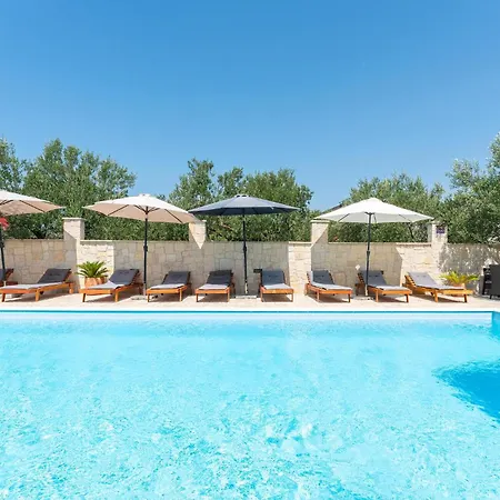 Lovely In With Wifi شقة باكوشتاني