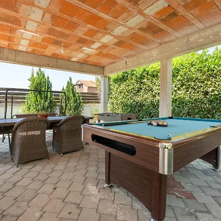 شقة Lovely In With Wifi باكوشتاني